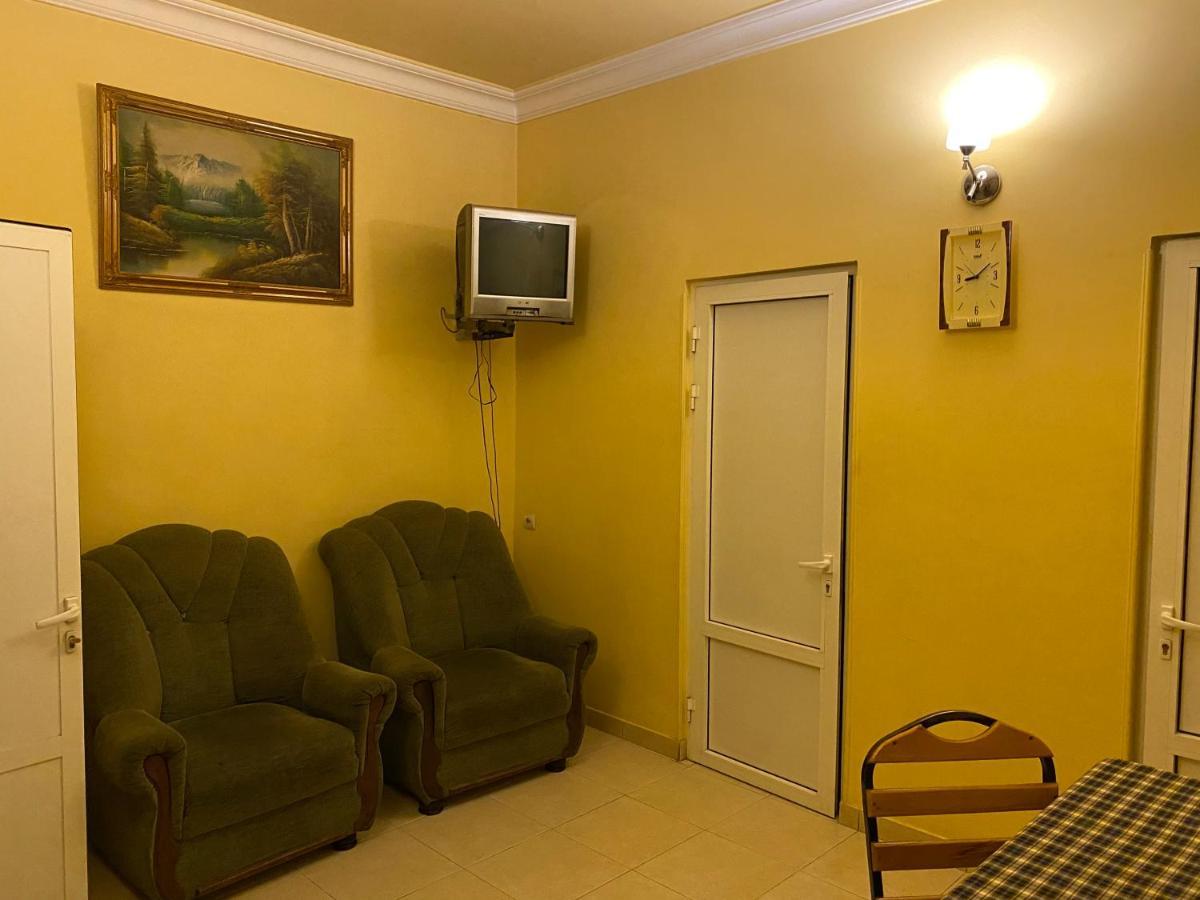 Green House P'arak'ar Екстериор снимка